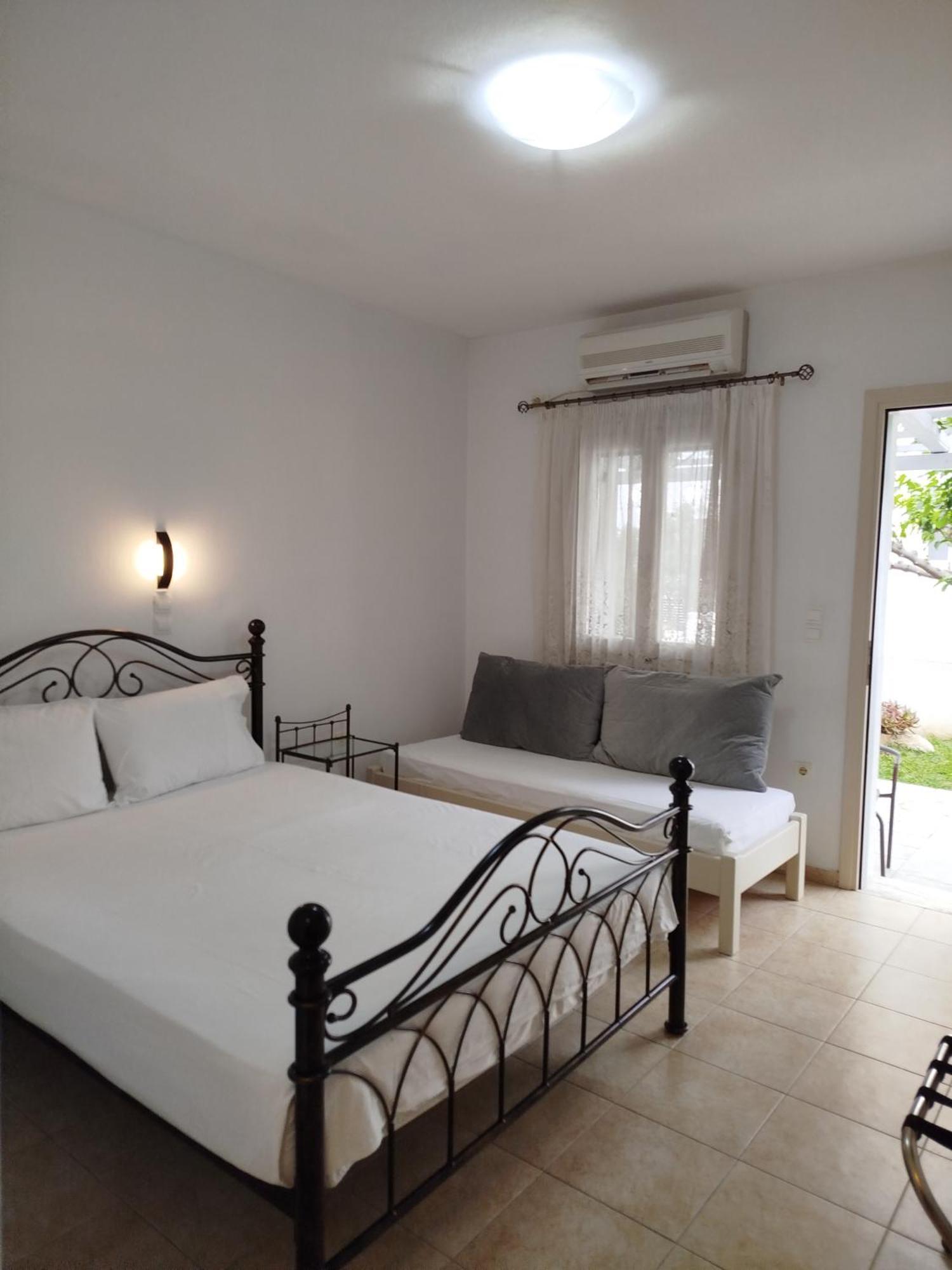 Eleana Studios Skyros Luaran gambar